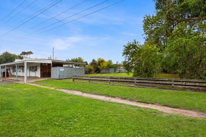 Click to view all images 38 Main Street Birregurra VIC 3242 - Image 3