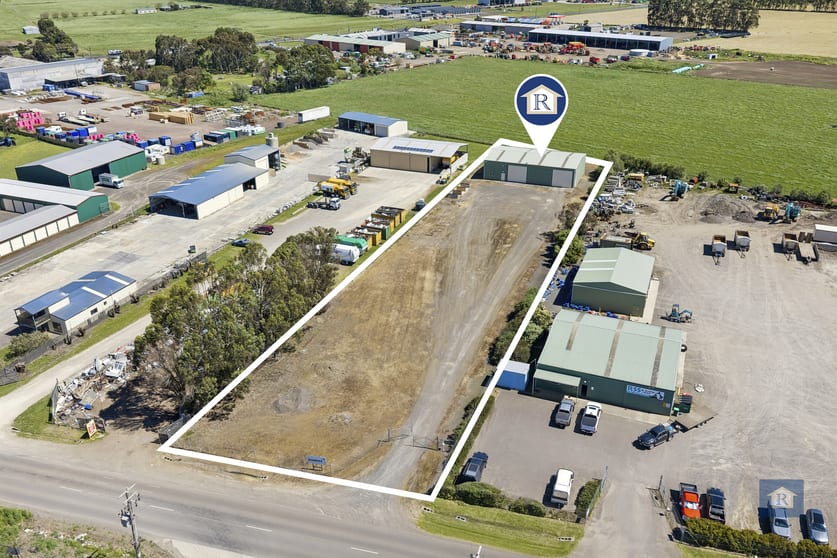 Click to view all images 49 Rossmoyne Road Colac West VIC 3250 - Image 2
