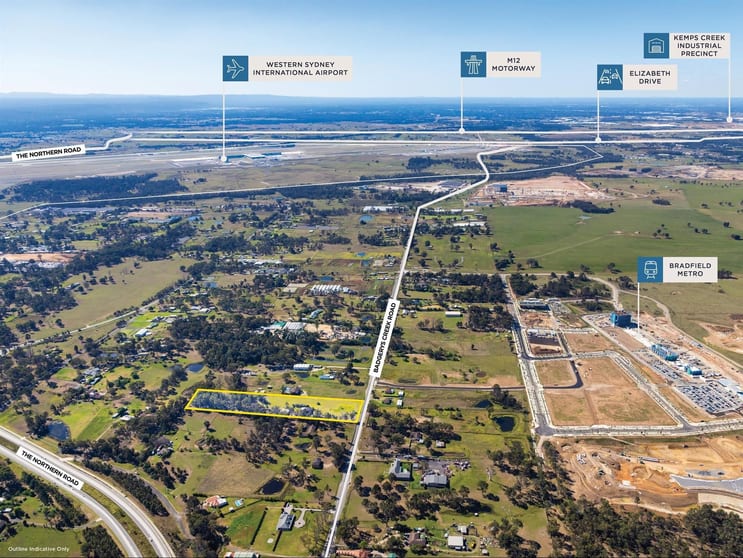 Click to view all images 62 Badgerys Creek Road Bradfield NSW 2556 - Image 4