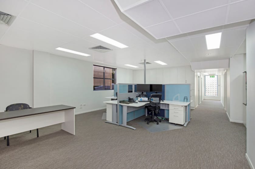 Click to view all images 2/19 Days Road Grange QLD 4051 - Image 2