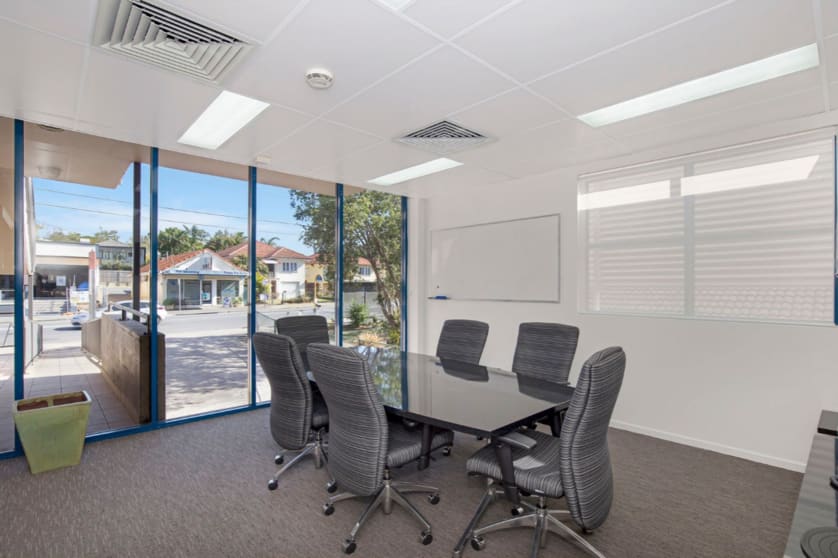 Click to view all images 2/19 Days Road Grange QLD 4051 - Image 3