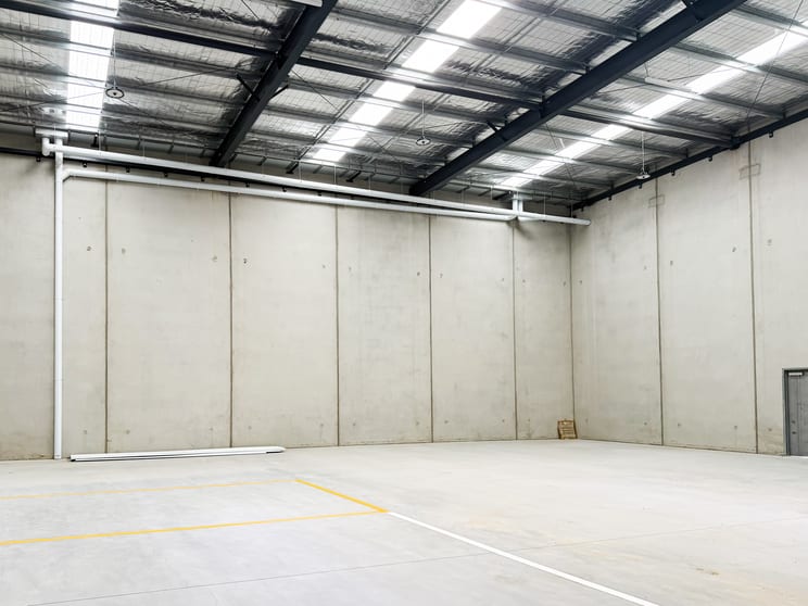 Click to view all images 1 & 2/4 Trade Place Pakenham VIC 3810 - Image 5