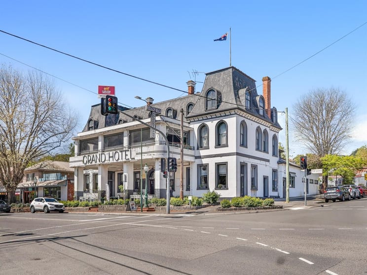 Click to view all images 270 Maroondah Hwy Healesville VIC 3777 - Image 1