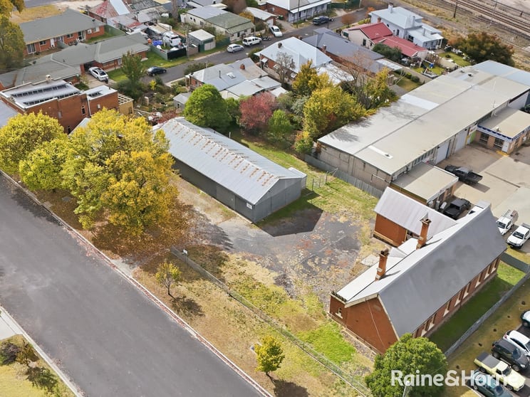 Click to view all images 28-34 Bant Street South Bathurst NSW 2795 - Image 2