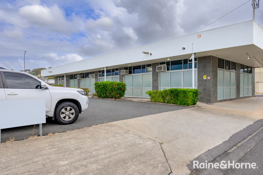 Click to view all images 13 Herbert Street Gladstone Central QLD 4680 - Image 1