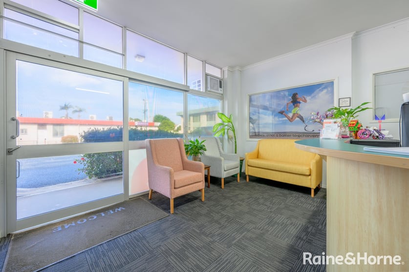 Click to view all images 13 Herbert Street Gladstone Central QLD 4680 - Image 2