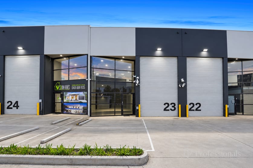 Click to view all images 23/68 Eucumbene Drive Ravenhall VIC 3023 - Image 2