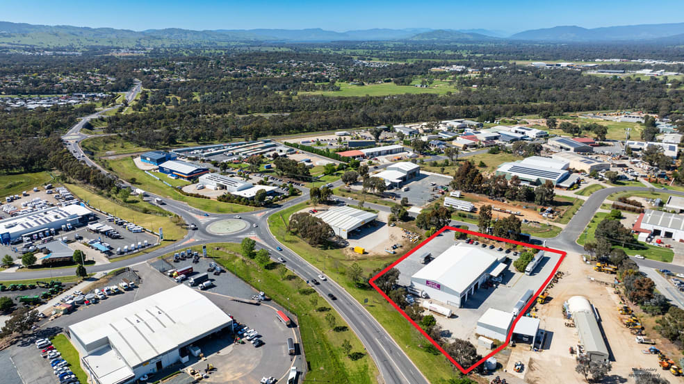 Click to view all images 12 Reiff Street Lavington NSW 2641 - Image 1
