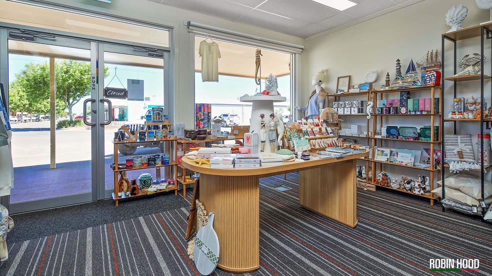 Click to view all images 7 North Terrace Tumby Bay SA 5605 - Image 2
