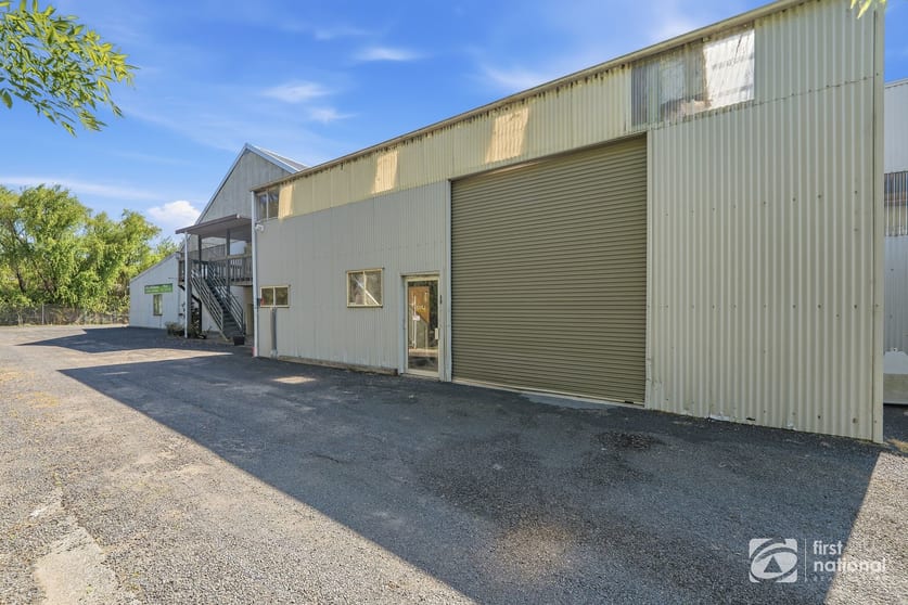 Click to view all images Unit 4 270 Mann Street Armidale NSW 2350 - Image 2