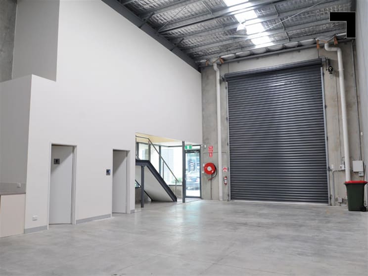 Click to view all images 2/99-101 Western Avenue Tullamarine VIC 3043 - Image 3