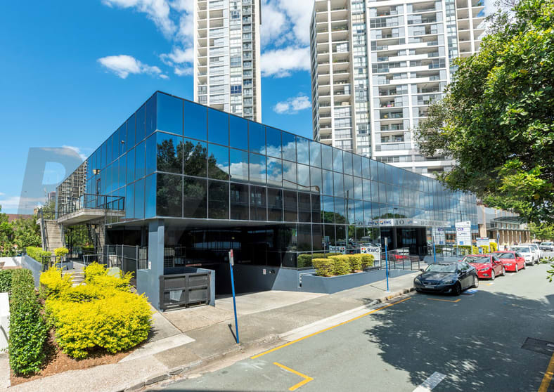 Click to view all images 10 Cloyne Road Southport QLD 4215 - Image 1