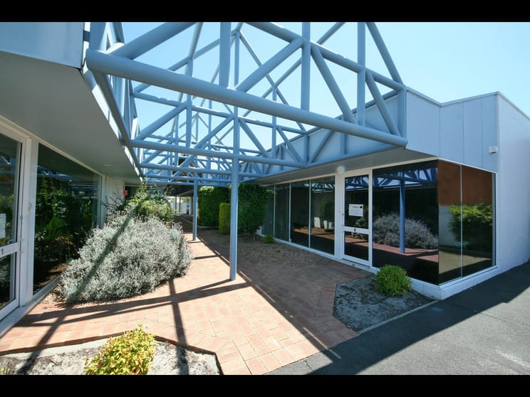 Click to view all images Unit 4/30 Forrest Avenue South Bunbury WA 6230 - Image 1