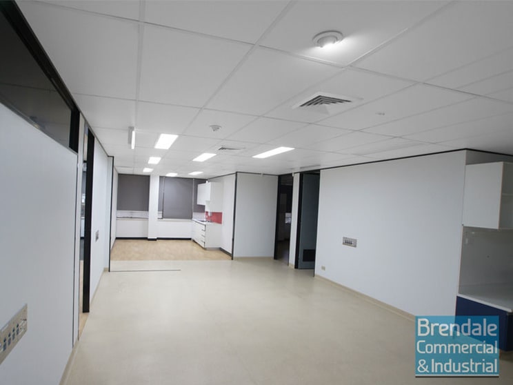 Click to view all images Strathpine QLD 4500 - Image 3