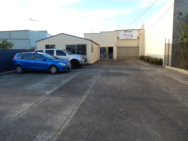 Click to view all images 8 Turley Street Ipswich QLD 4305 - Image 1