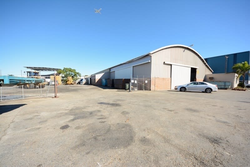 Click to view all images Unit 24B/283 Treasure Road Welshpool WA 6106 - Image 1