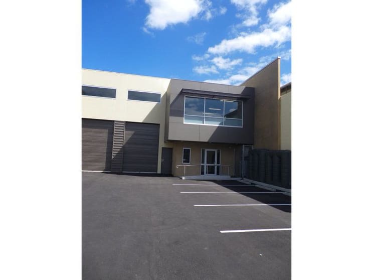 Click to view all images Unit 2/61 Bacon Street Hindmarsh SA 5007 - Image 1