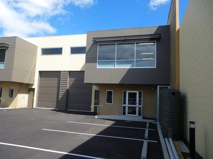 Click to view all images Unit 2/61 Bacon Street Hindmarsh SA 5007 - Image 2