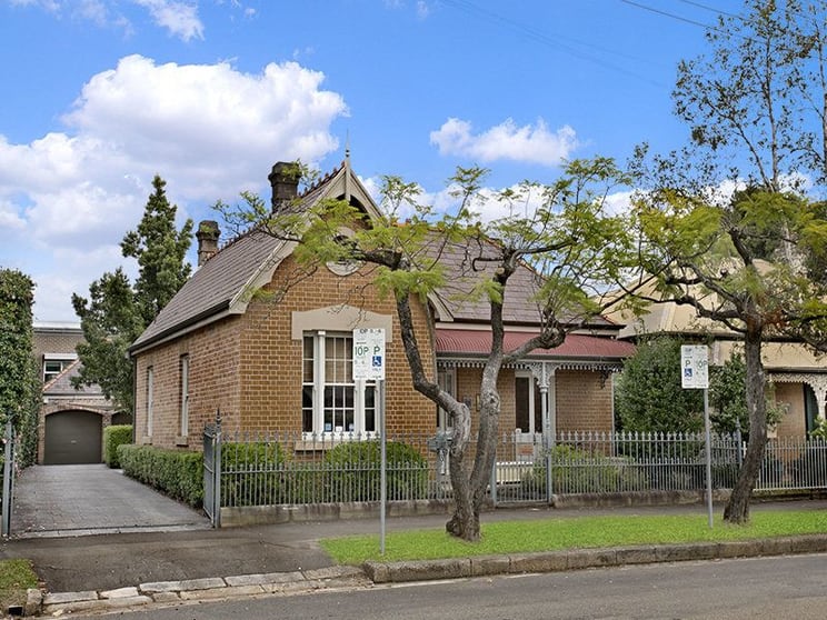 Click to view all images 11 Fennell Street Parramatta NSW 2150 - Image 2