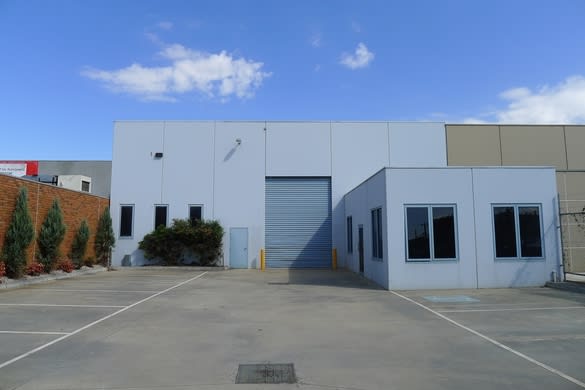 Click to view all images 28 Nicole Way Dandenong VIC 3175 - Image 1