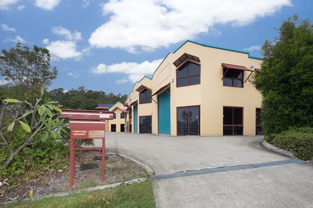 Click to view all images 4/1 Fortitude Crescent Burleigh Heads QLD 4220 - Image 2