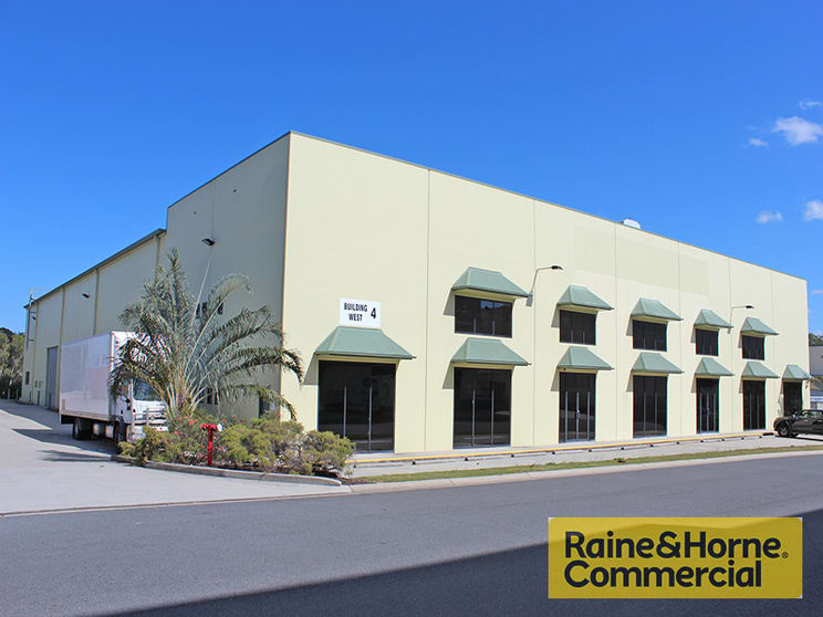 Click to view all images West 4/605 Zillmere Road Zillmere QLD 4034 - Image 1