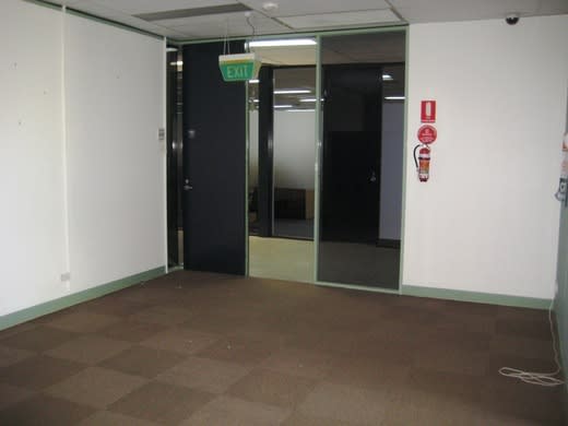 Click to view all images 9/395 Nepean Highway Frankston VIC 3199 - Image 3