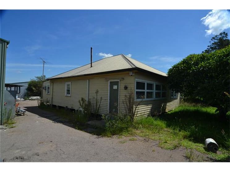 Click to view all images 15 Laverick Avenue & 26 Tomago Road Tomago NSW 2322 - Image 2