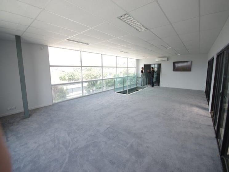 Click to view all images 13/2 Burleigh Street Spotswood VIC 3015 - Image 2