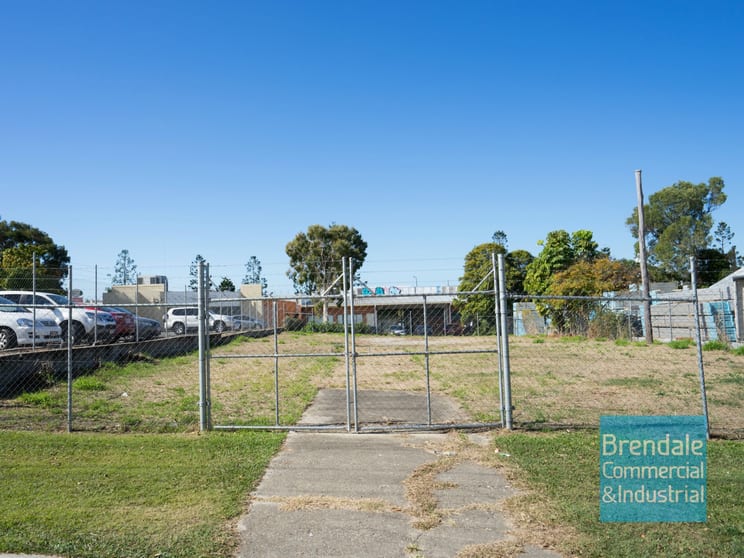 Click to view all images Strathpine QLD 4500 - Image 1