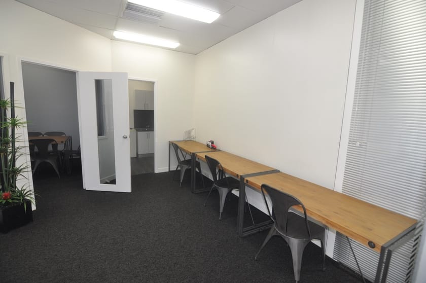 Click to view all images 5/95 Denham Street Townsville City QLD 4810 - Image 2