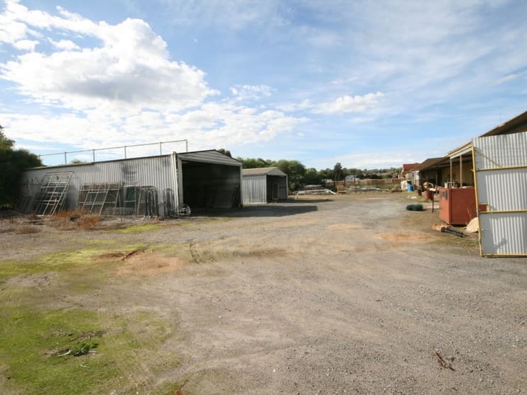 Click to view all images 80 Research road Pooraka SA 5095 - Image 3