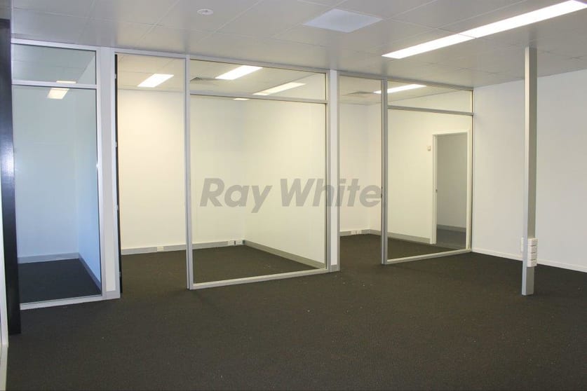 Click to view all images 9 Seabank Lane Southport QLD 4215 - Image 2