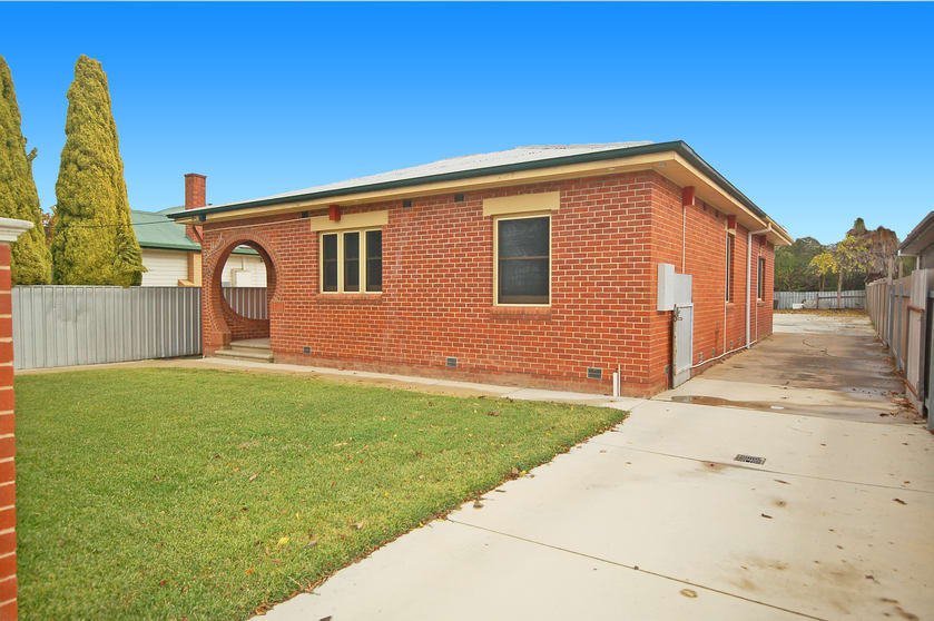 Click to view all images 839 David Street Albury NSW 2640 - Image 2