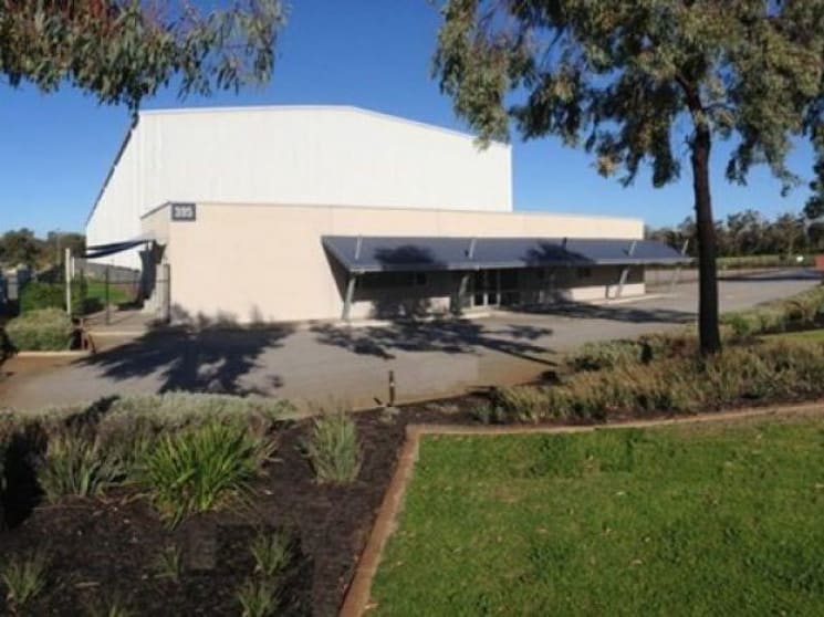Click to view all images 395 Mandurah Road East Rockingham WA 6168 - Image 2
