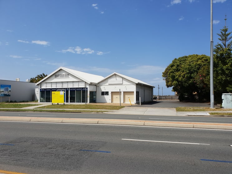Click to view all images 91 Frank Street Labrador QLD 4215 - Image 2