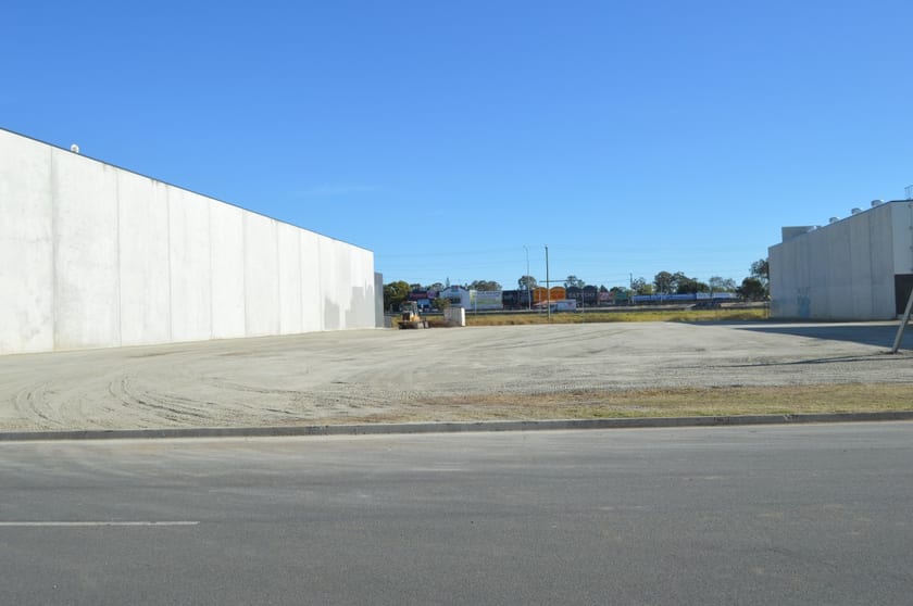 Click to view all images 9-13 Henry Street Loganholme QLD 4129 - Image 2