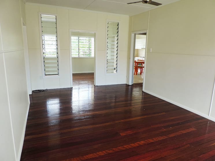 Click to view all images 27 William Street Gladstone Central QLD 4680 - Image 3