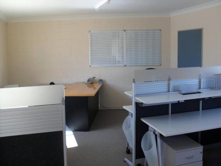 Click to view all images Kallangur QLD 4503 - Image 2
