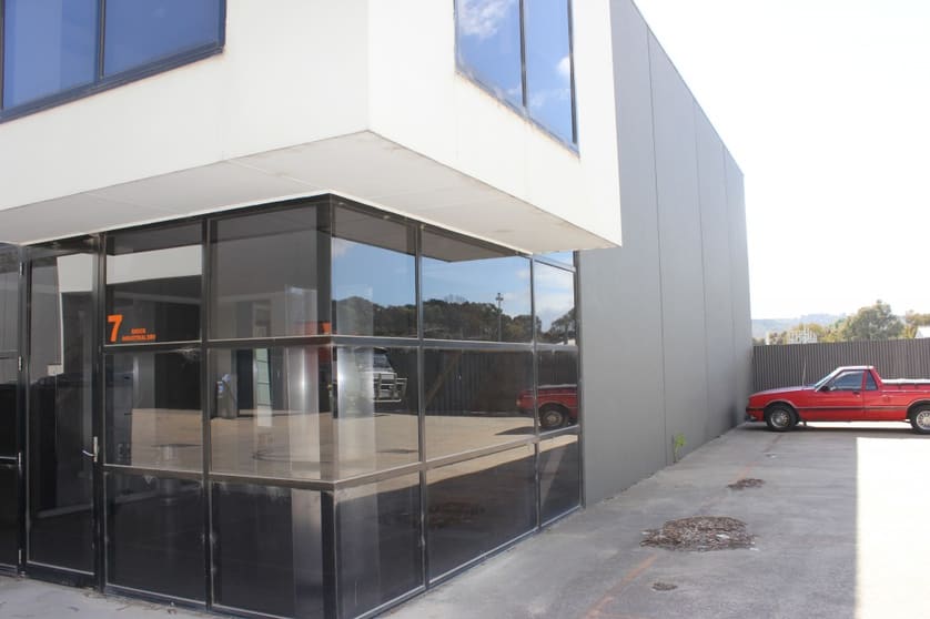 Click to view all images 7 Melba Avenue Lilydale VIC 3140 - Image 2
