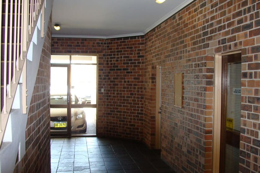 Click to view all images 7/92 Bathurst Street Liverpool NSW 2170 - Image 3
