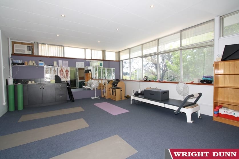 Click to view all images 4 + 5 Scullin Place Scullin ACT 2614 - Image 2