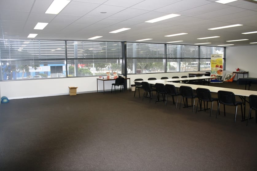 Click to view all images 174 Fairbairn Road Sunshine VIC 3020 - Image 3