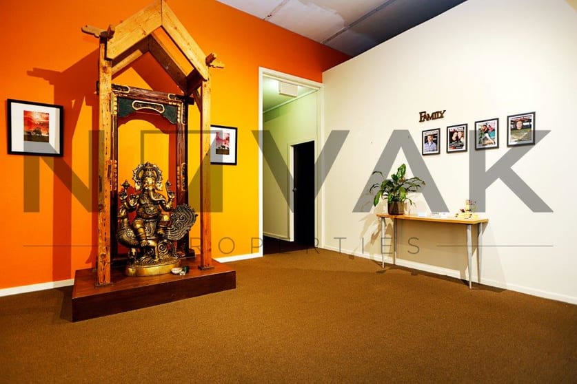 Click to view all images 1A/18 Wattle Road Brookvale NSW 2100 - Image 3