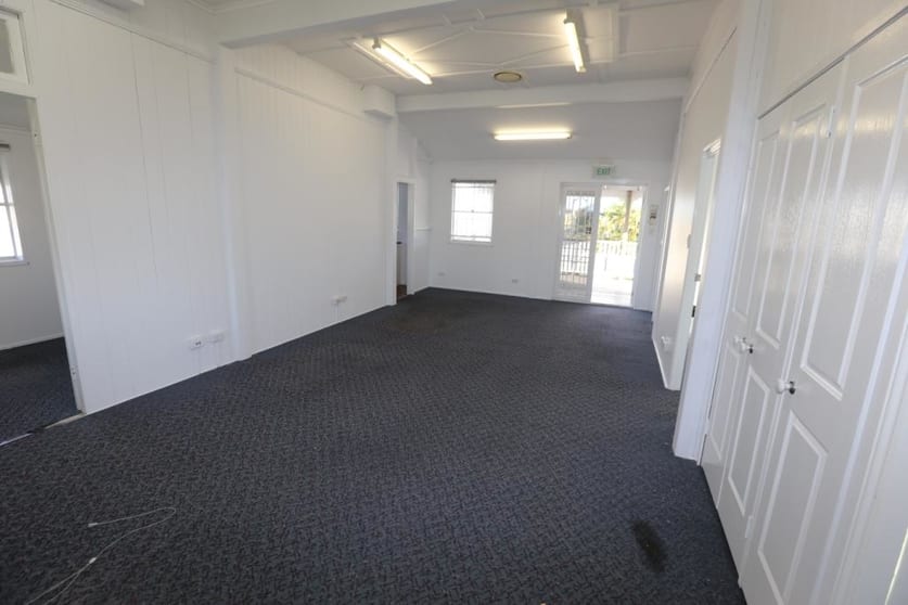 Click to view all images 10 Fanny Street Annerley QLD 4103 - Image 2