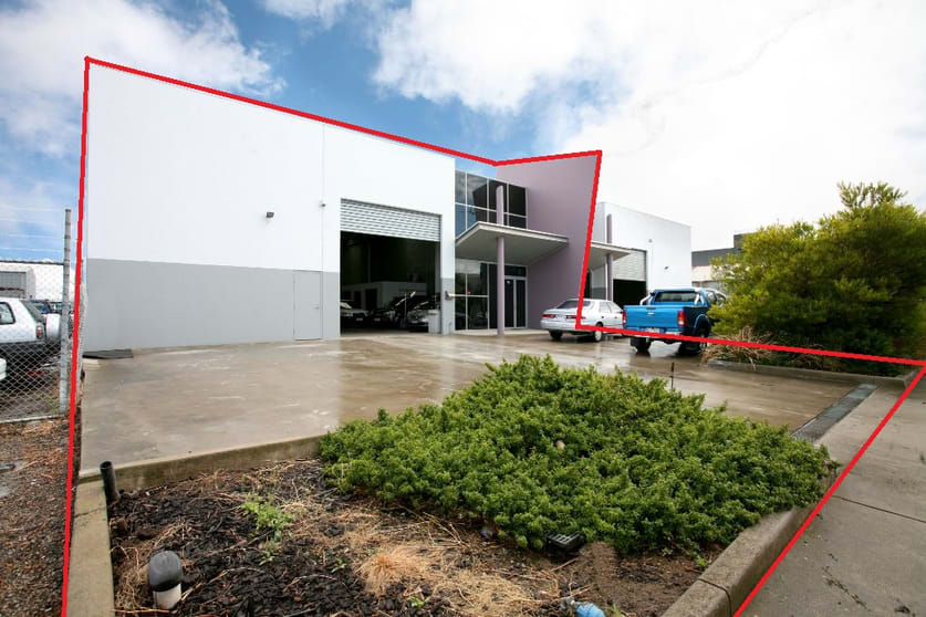 Click to view all images 15 Louis Street Airport West VIC 3042 - Image 1