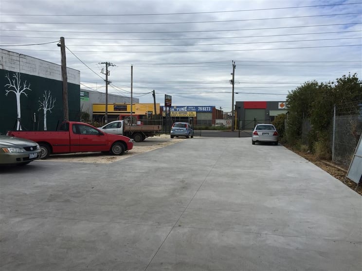 Click to view all images 357 Thompson Road North Geelong VIC 3215 - Image 2