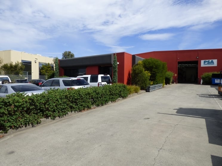 Click to view all images 24 Janine Street Scoresby VIC 3179 - Image 1