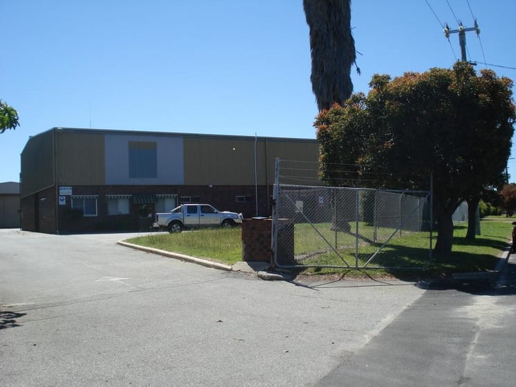 Click to view all images 104-106 Poole Street Welshpool WA 6106 - Image 1