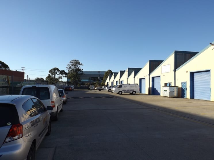 Click to view all images 6/10 Anne Street St Marys NSW 2760 - Image 2
